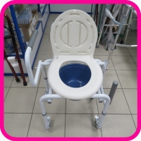 Кресло-туалет Ortonica TU 80 с опускающимися подлокотниками и колесами